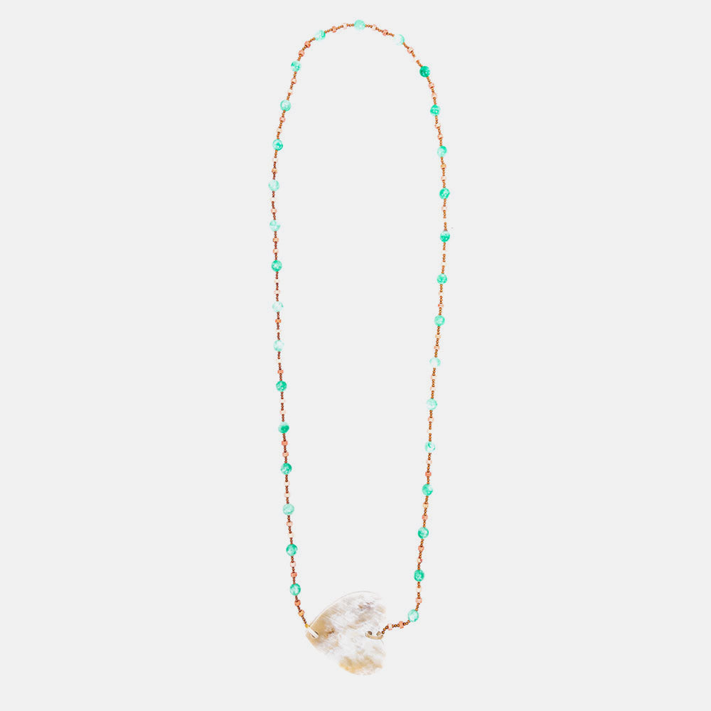 Collar de cuerno, hematite y jades