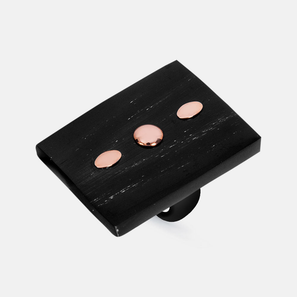 Anillo de cuerno y oro de 18 kt