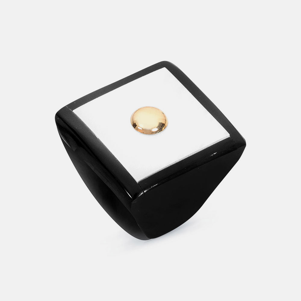 Anillo de cuerno y oro de 18 kt